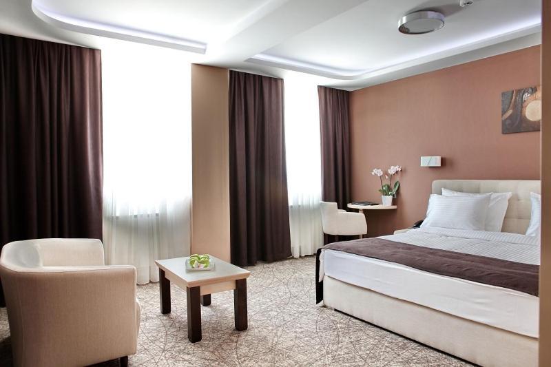 Garni Hotel Aveny Čačak Exteriör bild