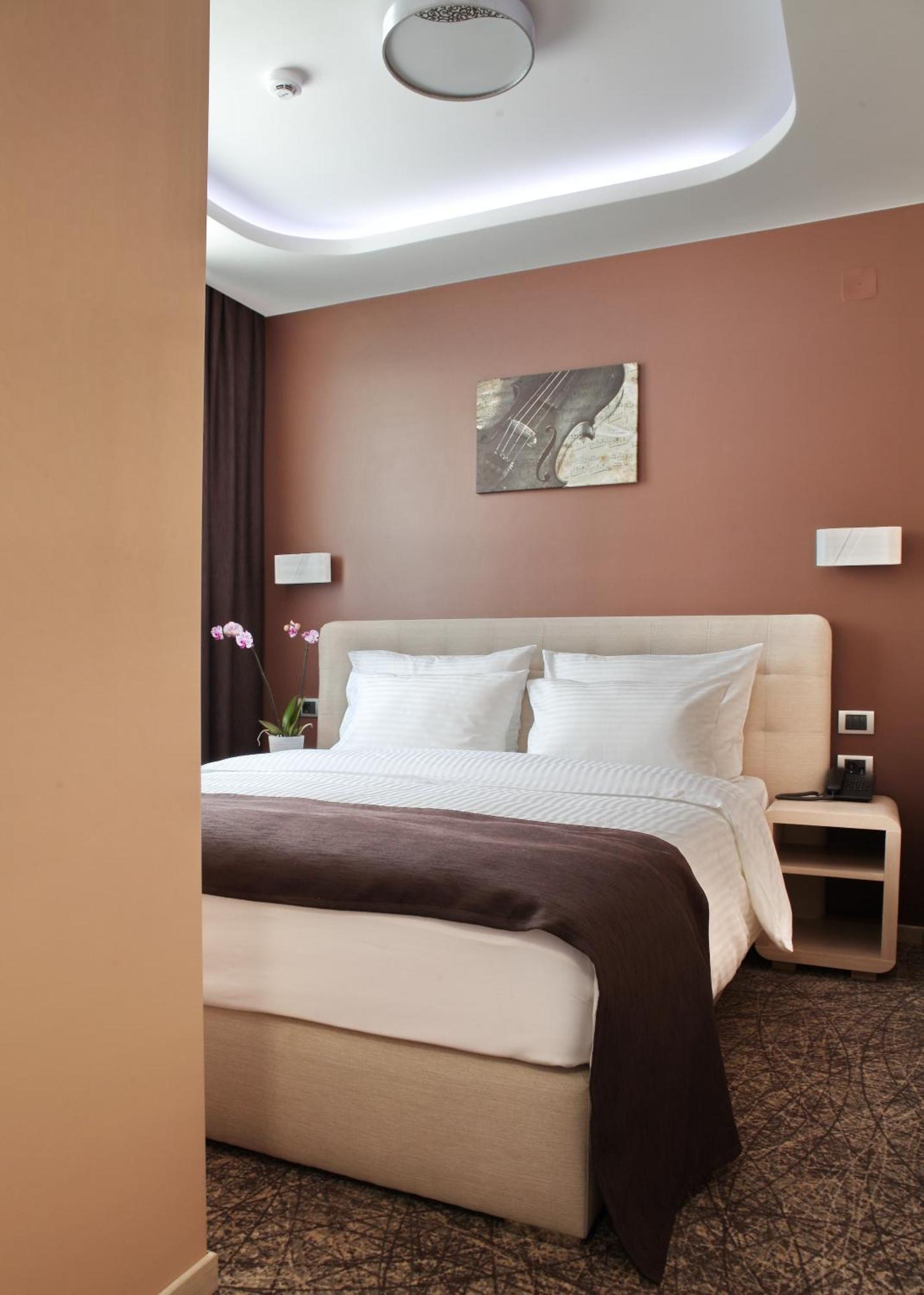 Garni Hotel Aveny Čačak Exteriör bild