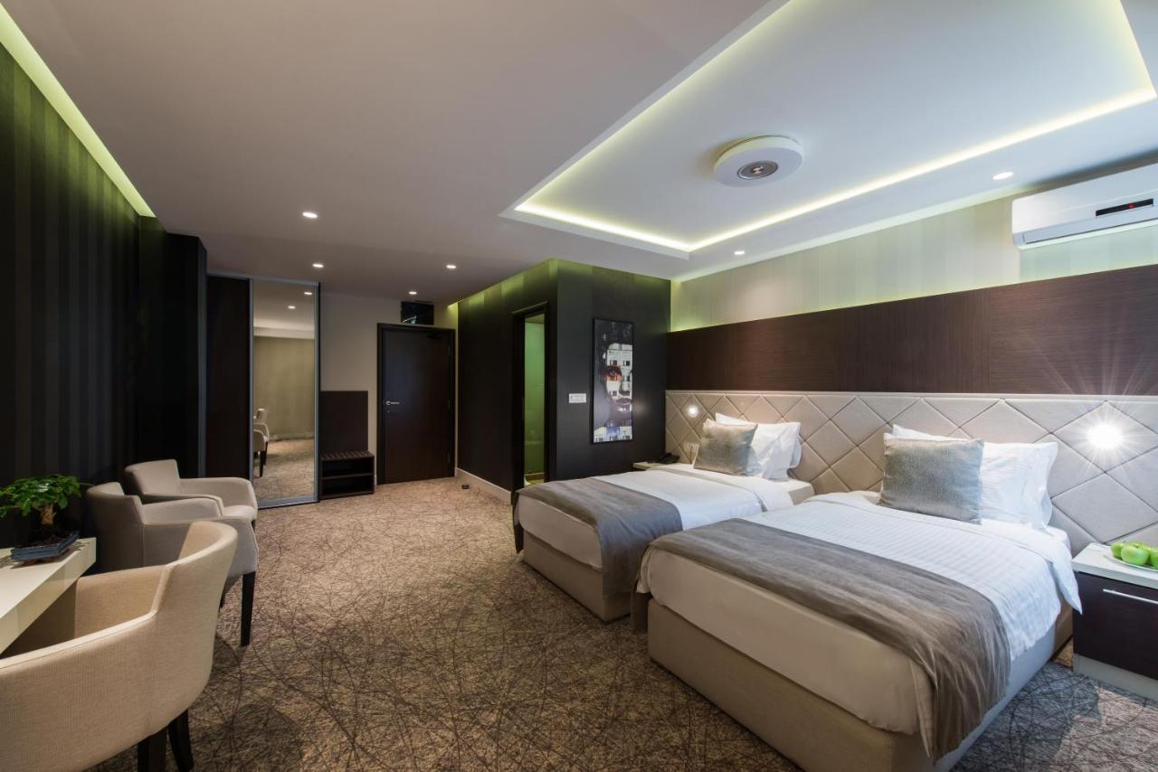 Garni Hotel Aveny Čačak Exteriör bild