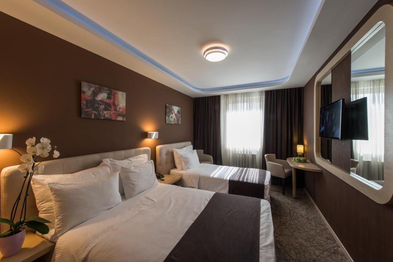 Garni Hotel Aveny Čačak Exteriör bild