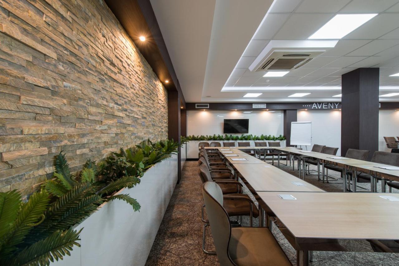 Garni Hotel Aveny Čačak Exteriör bild