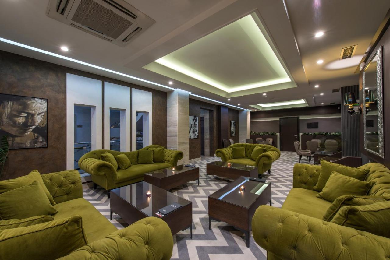 Garni Hotel Aveny Čačak Exteriör bild