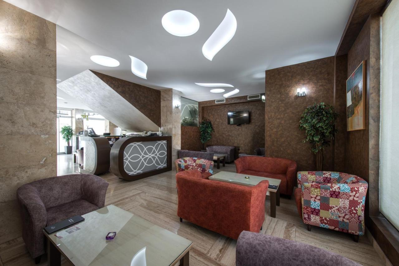 Garni Hotel Aveny Čačak Exteriör bild